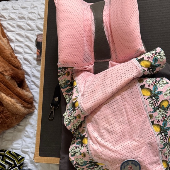 Trtl travel pillows - Picture 4 of 5